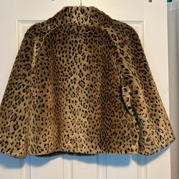 LEOPARD PRINT FAUX FUR JACKET, Size LARGE, Satin Lining, Side Pockets - Picture 2 of 4